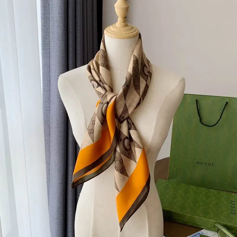 Gucci silk scarf 90X90cm E10 (18)